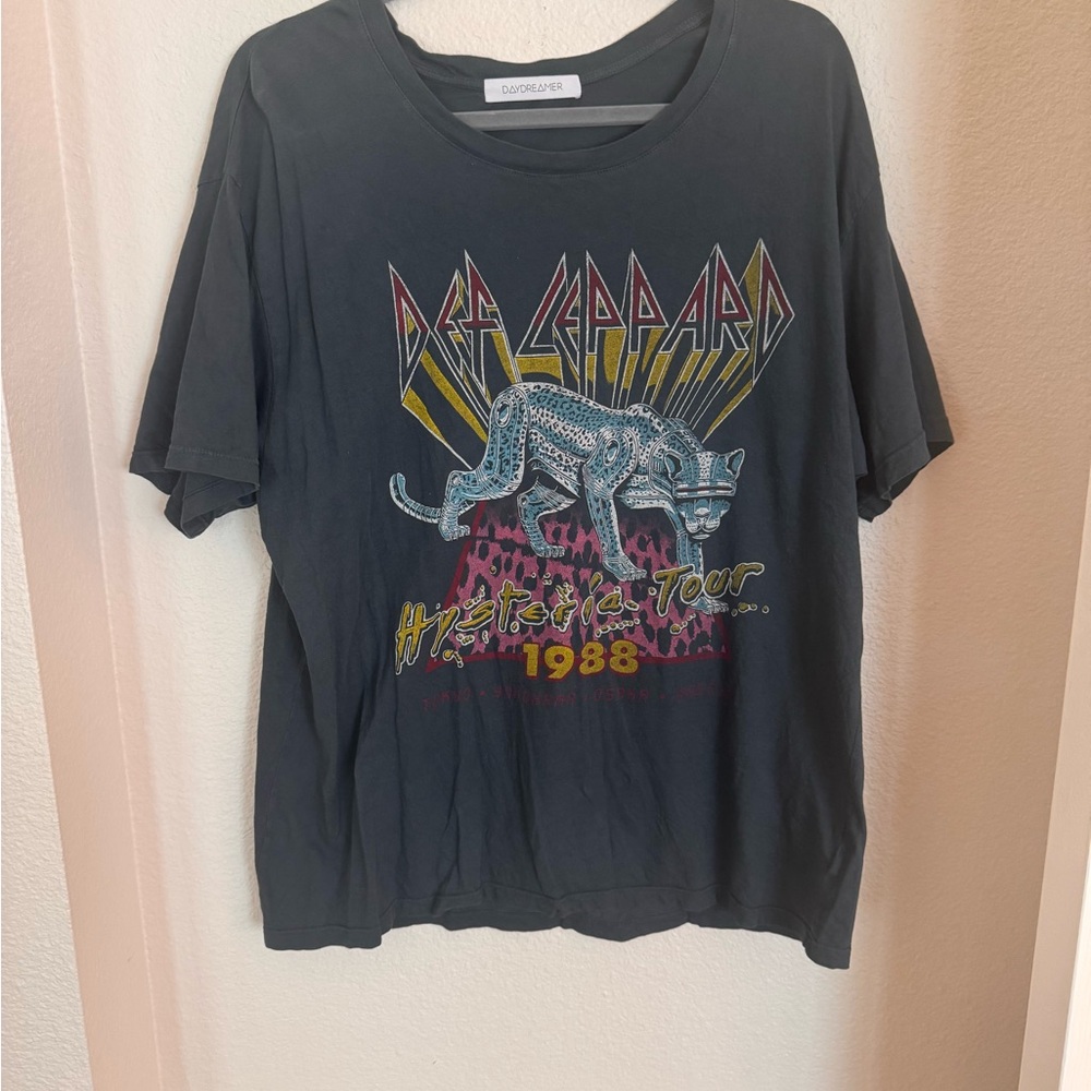 Daydreamer Def Leopard Charcoal Tee